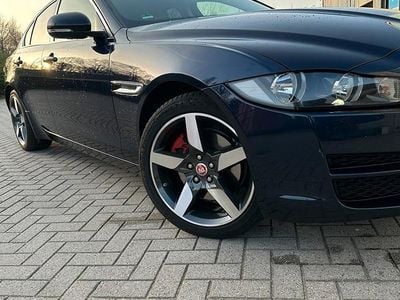 Gebraucht Jaguar XE 180 PS (132 kW) 2015 Blau Limousine