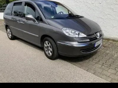 Gebraucht Peugeot 807 Premium 136 PS (100 kW) 2011 Grau Van / Kleinbus