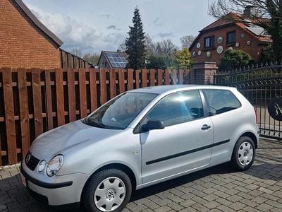 Gebraucht VW Polo 65 PS (47 kW) 2004 Silber Kleinwagen
