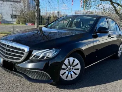Gebraucht Mercedes E200 160 PS (117 kW) 2019 Schwarz Limousine