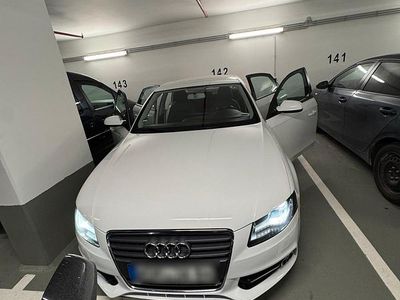 Weiß Gebraucht 2009 Audi A4 Limousine | 5.500 € (Fairer Preis)