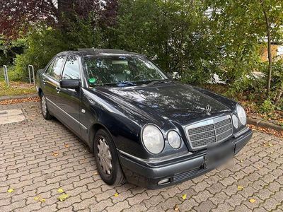 Mercedes E280