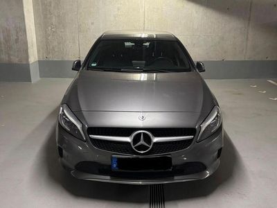 Gebraucht Mercedes A180 Edition 122 PS (89 kW) 2017 Grau Limousine
