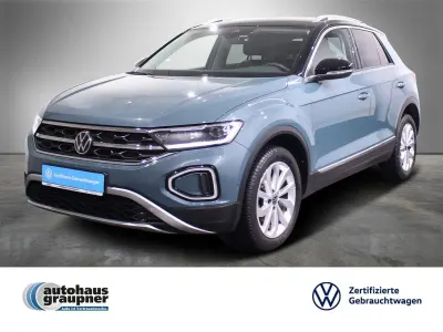 Second-hand VW T-Roc Style 110 CP (80 kW) 2023 Albastru SUV