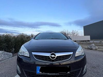 Gebraucht Opel Astra Design Edition 140 PS (102 kW) 2011 Schwarz Limousine