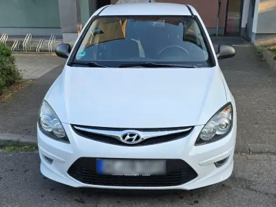 Gebraucht Hyundai i30 109 PS (80 kW) 2010 Weiß Kleinwagen