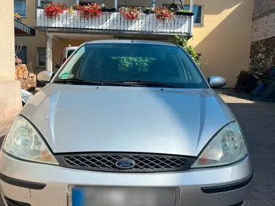 Gebraucht Ford Focus Zetec 115 PS (84 kW) 2004 Silber Limousine