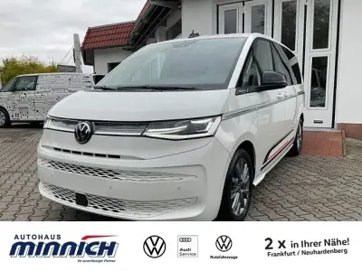 Gebraucht VW Multivan Style 150 PS (110 kW) 2024 Weiß Van / Kleinbus