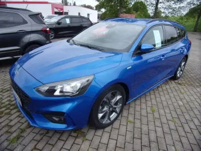 Używany Ford Focus ST-Line 150 KM (110 kW) 2020 Niebieski Sedan/Limuzyna