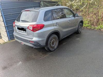 Usado Suzuki Vitara 140 HP (102 kW) 2016 Cinzento SUV