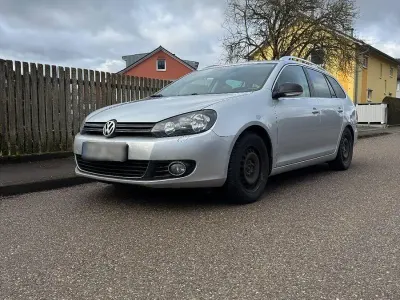 Gebraucht VW Golf VI Comfortline 105 PS (77 kW) 2011 Grau Kombi