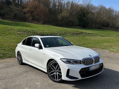 Gebraucht BMW 320 M Sport 184 PS (135 kW) 2022 Weiß Limousine