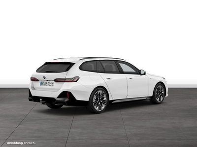 Weiß Gebraucht 2025 BMW 520 M Sport Kombi | 57.450 € (Etwas zu teuer)