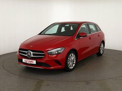 Gebraucht Mercedes B200 Progressive 163 PS (119 kW) 2019 Rot Van / Kleinbus