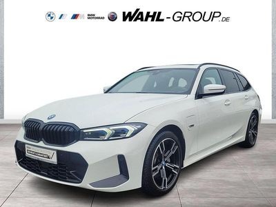 Weiß Gebraucht 2022 BMW 320e M Sport Kombi | 33.890 € (Teuer)