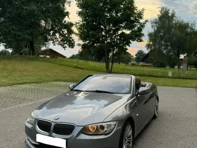 Gebraucht BMW 325 Cabriolet 218 PS (160 kW) 2011 Grau Cabrio