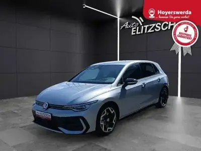 Gebraucht VW Golf VIII R-line 150 PS (110 kW) 2025 Oyster silver metallic Limousine
