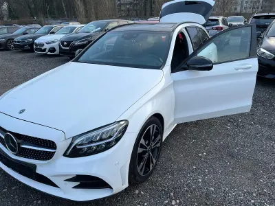 Gebraucht Mercedes C300 258 PS (189 kW) 2019 Weiß Kombi