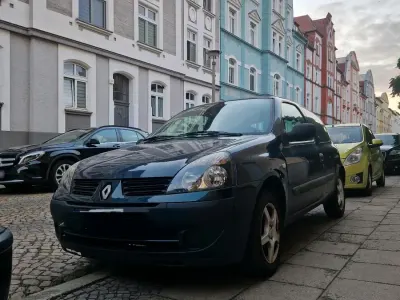 Gebraucht Renault Clio 75 PS (55 kW) 2026 Grün Kleinwagen