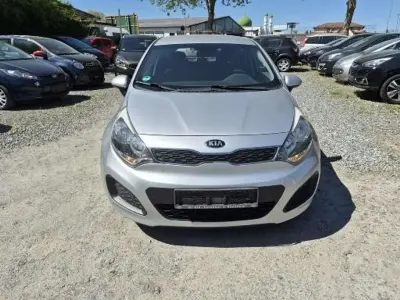 Gebraucht Kia Rio Edition 7 109 PS (80 kW) 2014 Silber Kleinwagen