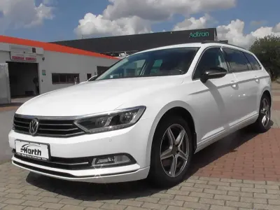 Gebraucht VW Passat Comfortline 150 PS (110 kW) 2018 Pure white Kombi