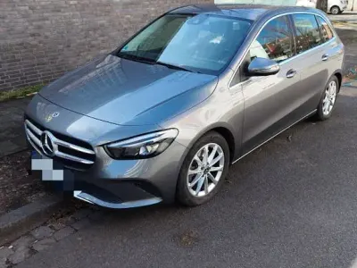 Gebraucht Mercedes B250 224 PS (164 kW) 2019 Grau Van / Kleinbus