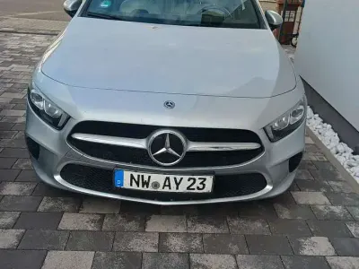 Gebraucht Mercedes A180 Style 116 PS (85 kW) 2019 Silber Limousine