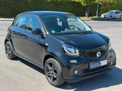 Begagnad Smart ForFour Basis 90 HK (66 kW) 2016 Svart Halvkombi