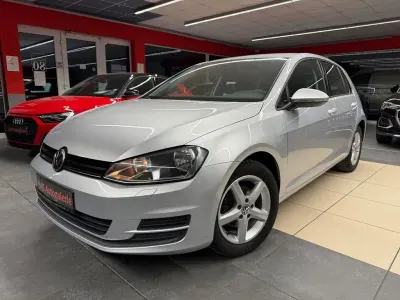 Second-hand VW Golf VII Trendline 110 CP (80 kW) 2015 Argintiu Berlinǎ