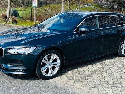 Gebraucht Volvo V90 Momentum 150 PS (110 kW) 2019 Grau Kombi