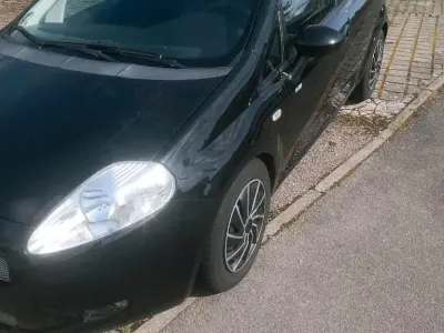 Gebraucht Fiat Grande Punto 77 PS (56 kW) 2008 Schwarz Kleinwagen