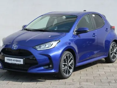 Neu Toyota Yaris Hybrid 116 PS (85 kW) 2026 Blau Limousine