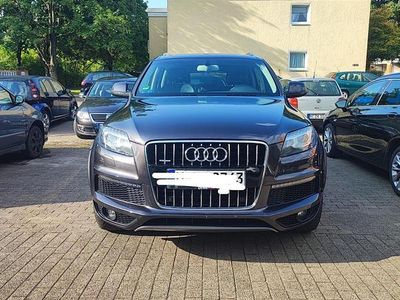 Grau Gebraucht 2011 Audi Q7 SUV | 15.600 € (Fairer Preis)