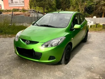 Gebraucht Mazda 2 86 PS (63 kW) 2009 Grün Kleinwagen