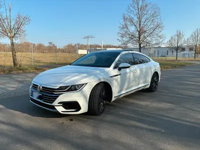 Gebraucht VW Arteon R-line 190 PS (139 kW) 2018 Weiß Kleinwagen