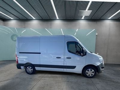 Nissan NV400