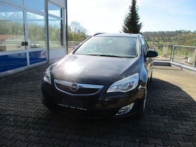 Second-hand Opel Astra Design Edition 101 CP (74 kW) 2011 Negru Break