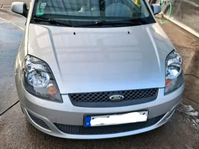 Gebraucht Ford Fiesta 60 PS (44 kW) 2008 Silber Kleinwagen
