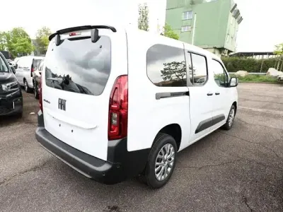 Neu Fiat Doblò 131 PS (96 kW) 2025 Weiß weiß Van / Kleinbus