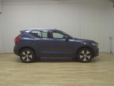 Gebraucht Volvo XC40 Momentum 150 PS (110 kW) 2020 Denim blue perleffekt SUV