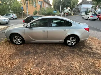 Gebraucht Opel Insignia Edition 116 PS (85 kW) 2009 Silber Limousine