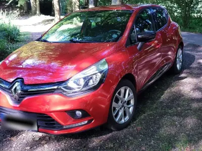Gebraucht Renault Clio LIMITED 118 PS (86 kW) 2018 Rot Kleinwagen