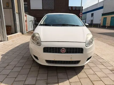 Gebraucht Fiat Grande Punto Active 65 PS (47 kW) 2009 Weiß Kleinwagen