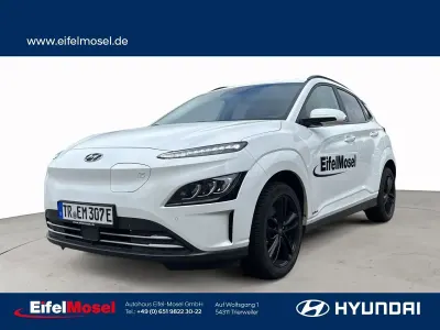 Gebraucht Hyundai Kona Basis 100 kW (136 PS) 2023 Weiß SUV