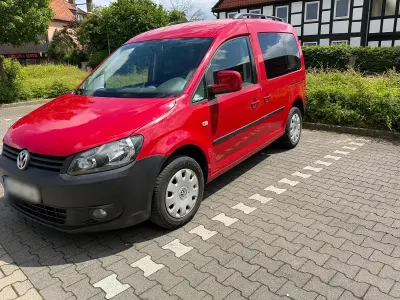 Gebraucht VW Caddy Edition 85 PS (62 kW) 2011 Rot Van / Kleinbus