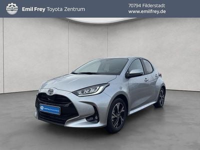 Neu Toyota Yaris Business Edition 116 PS (85 kW) 2025 Silber Kleinwagen