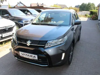 Neu Suzuki Vitara Comfort 109 PS (80 kW) 2026 Grau SUV