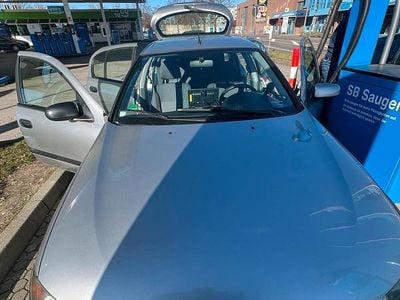 Gebraucht Nissan Almera 98 PS (72 kW) 2004 Silber Limousine