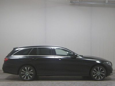 Gebraucht Mercedes E300 Avantgarde 306 PS (225 kW) 2020 Schwarz Kombi