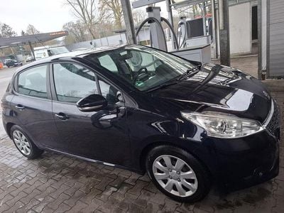 Second-hand Peugeot 208 Active 82 CP (60 kW) 2014 Albastru Hatchback